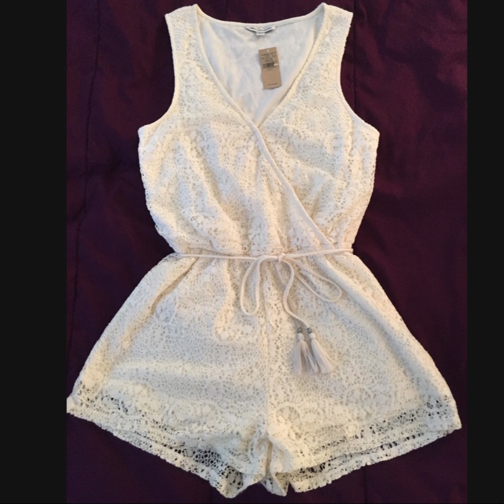 NWT. American Eagle Outfitters Romper. Size S